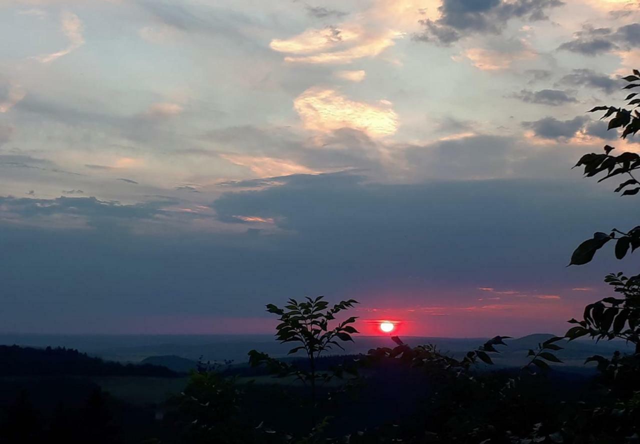 Df Am Ring Nuerburg Hotel Luaran gambar